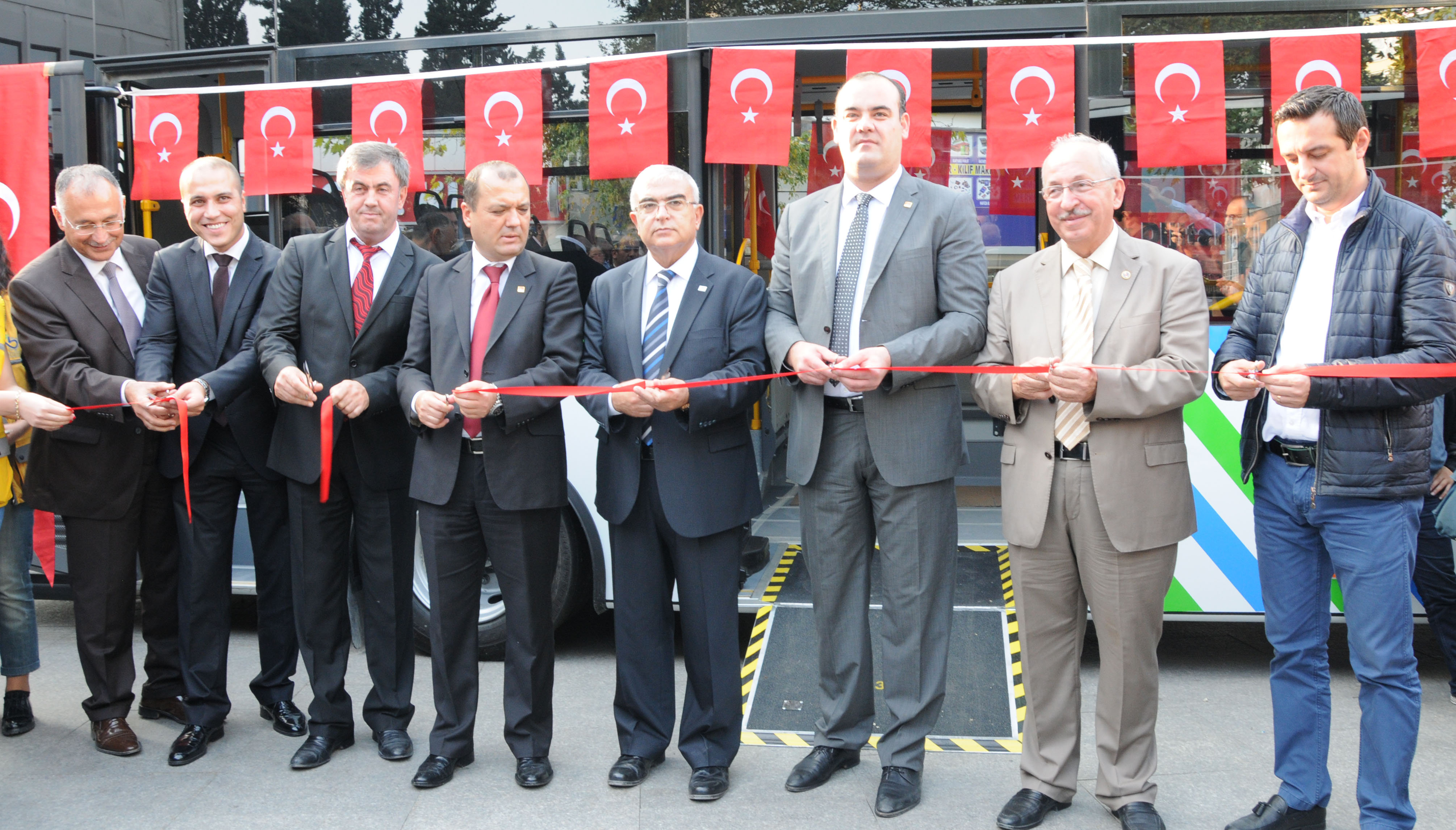 Drt Yeni Halk Otobs Trenle Hizmete Girdi