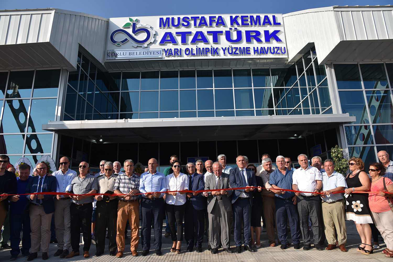 Mustafa Kemal Atat�rk Yar� Olimpik Y�zme Havuzu A��ld�