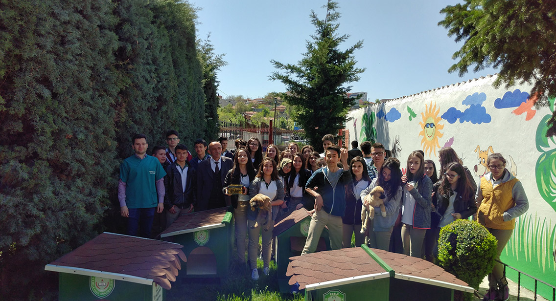 ��rencilerden Hayvan Bak�mevine Ziyaret