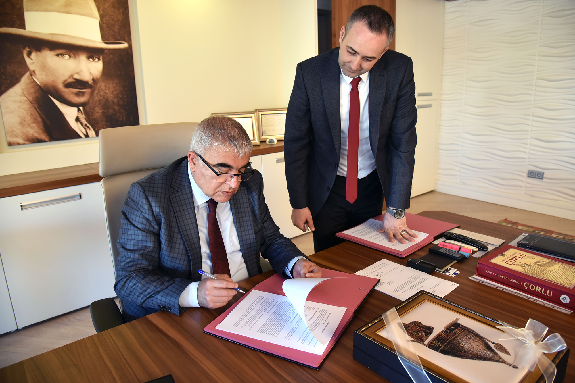 Tarih ve K�lt�r Serisine 2 Eser Daha Ekliyoruz