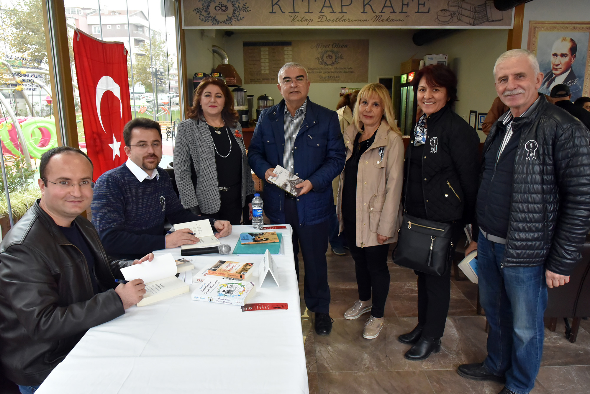 Atamz orlu Kitap Kafede Dzenlenen Syleiyle Andk