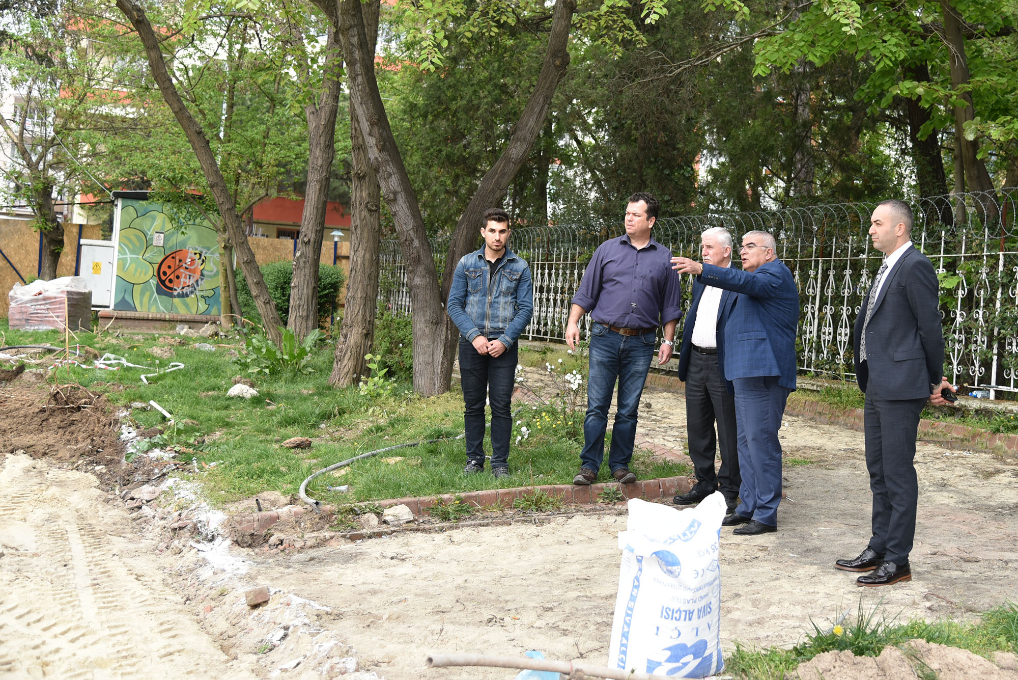 Bakan Baysan Atatrk Parknda almalar nceledi