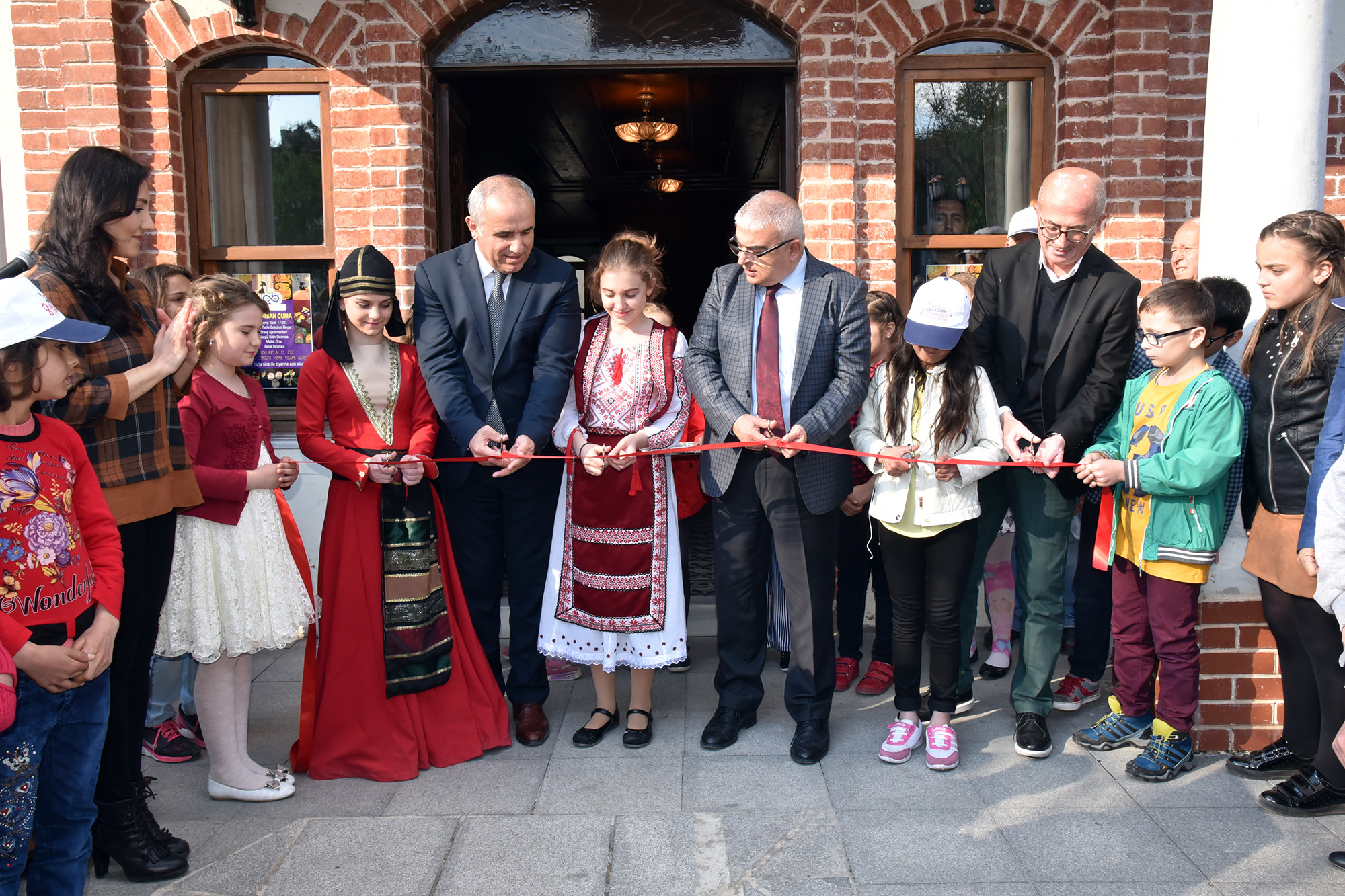 Kursiyerlerimizin Sergisi T�renle A��ld�